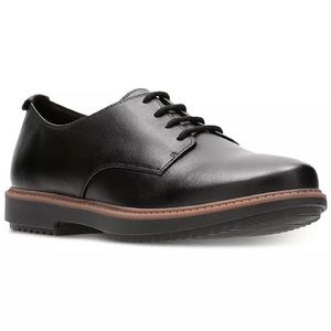 Clarks Raisie Bloom Oxford Flats - Size 8